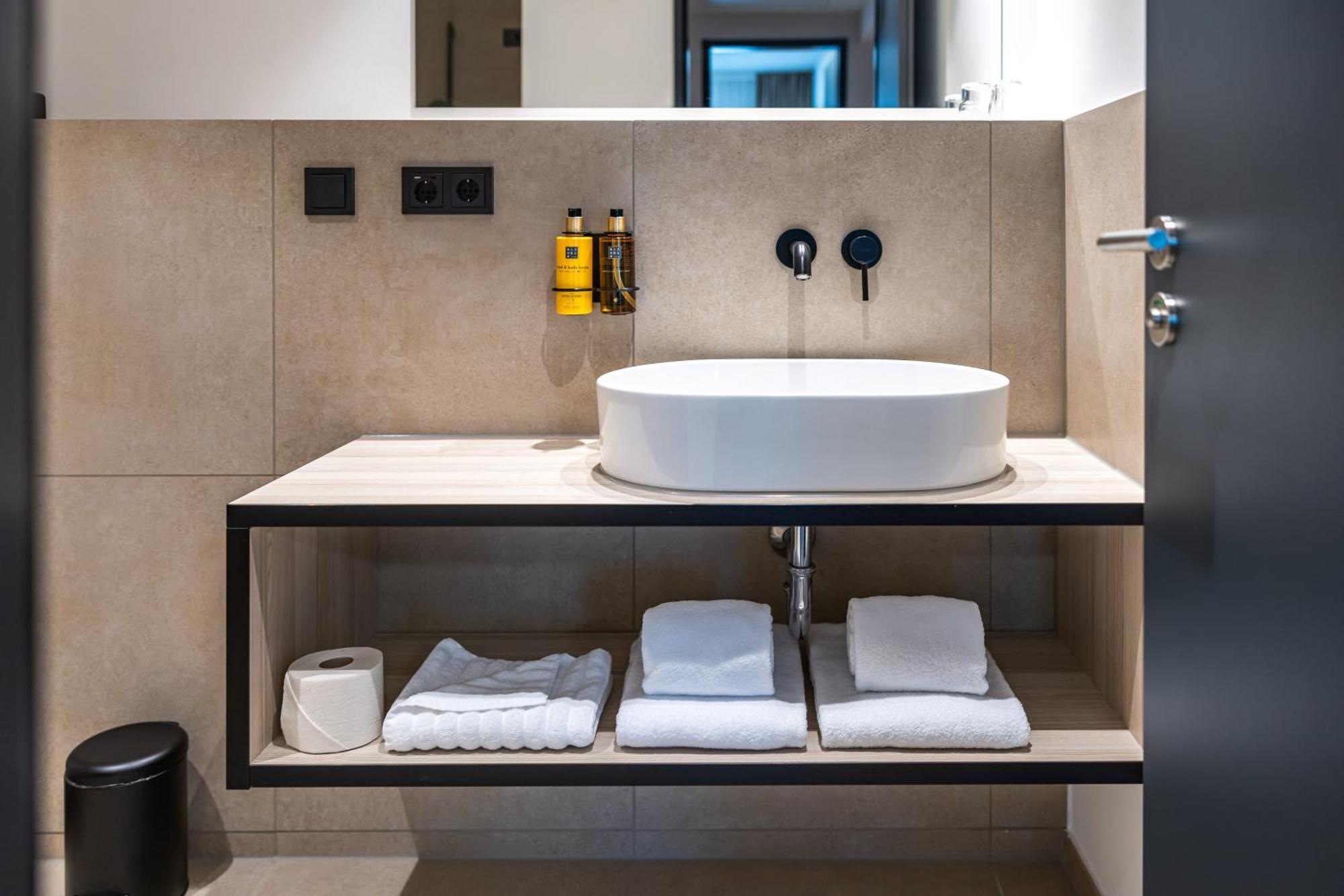 Platzhirsch Living Hotel Kelsterbach Luaran gambar